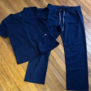 Women’s Large navy blue FIGS set